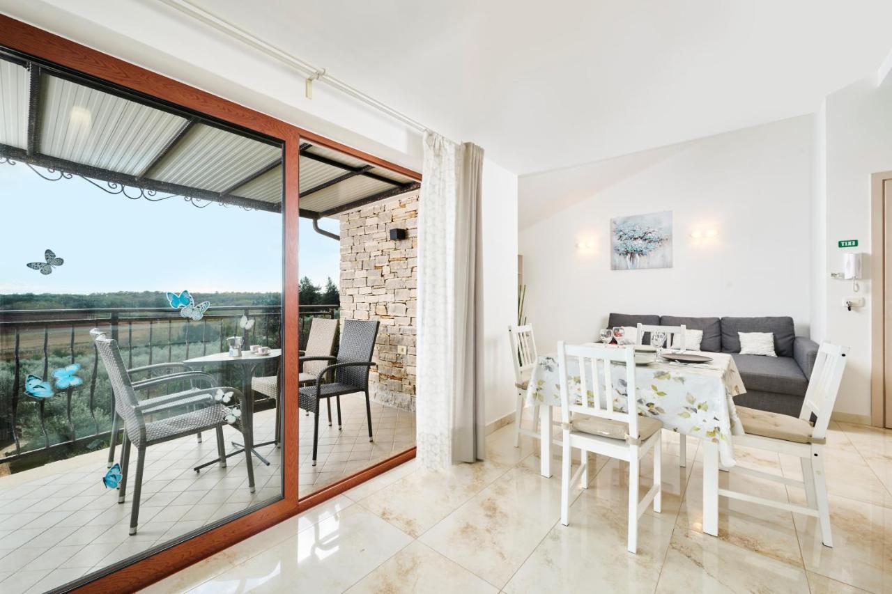 Elia Apartments Савудрия Экстерьер фото